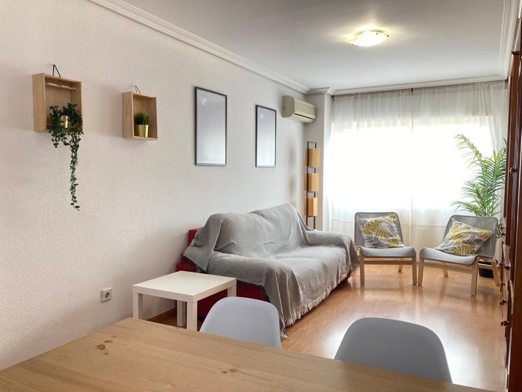 Apartamento Grande, 2 Dormitorios, Garaje Gratis Madrid Exterior foto